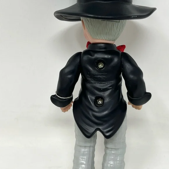 McDonald's Toy Madame Alexander Doll MAD HATTER 2010 Wizard of Oz - Picture 2 of 2